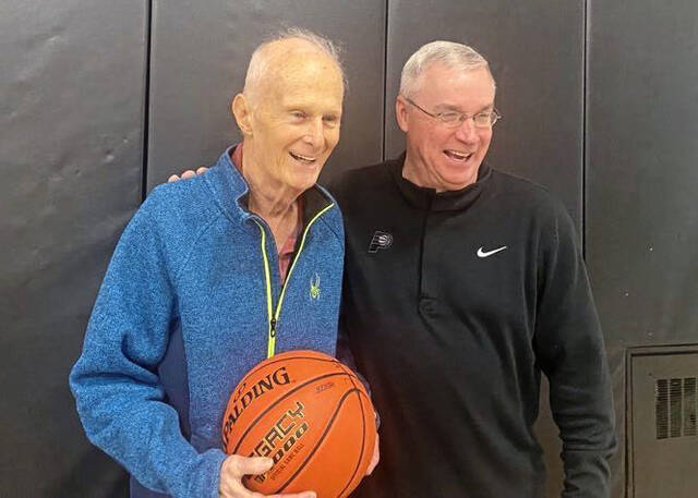 PITT MBB Honors Coach Shay